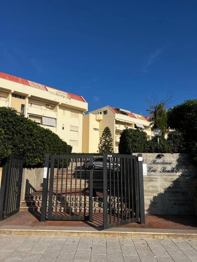 A Casa Di Rosa,Fronte Spiaggia, Piscina,Parcheggio トラーパニ エクステリア 写真